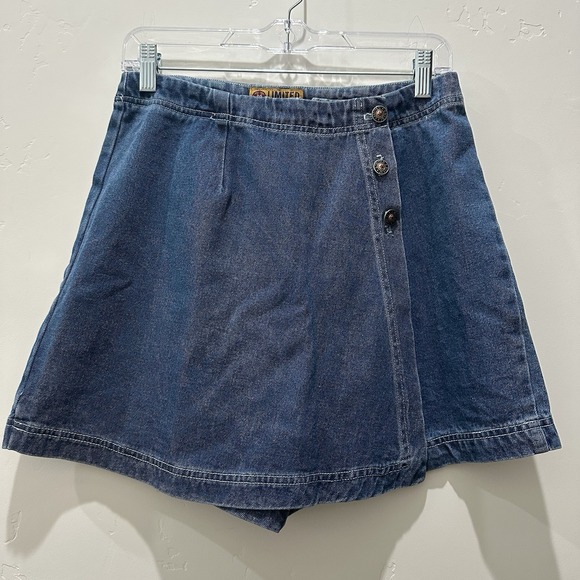 Dresses & Skirts - Vintage Limited Jeans Denim Skort Size Medium Zipper‎ Back Button Front Skort
